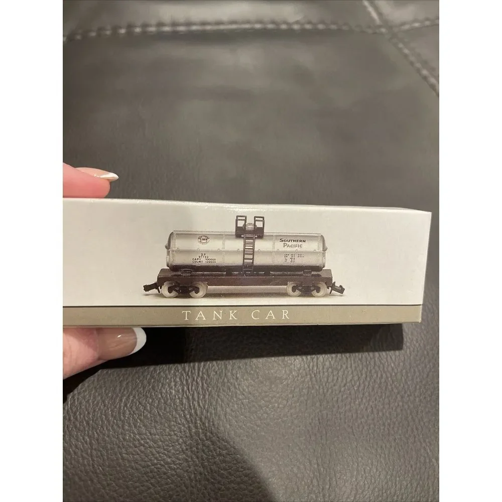 Southern Pacific N Scale High‎ Speed Tank Car 97732